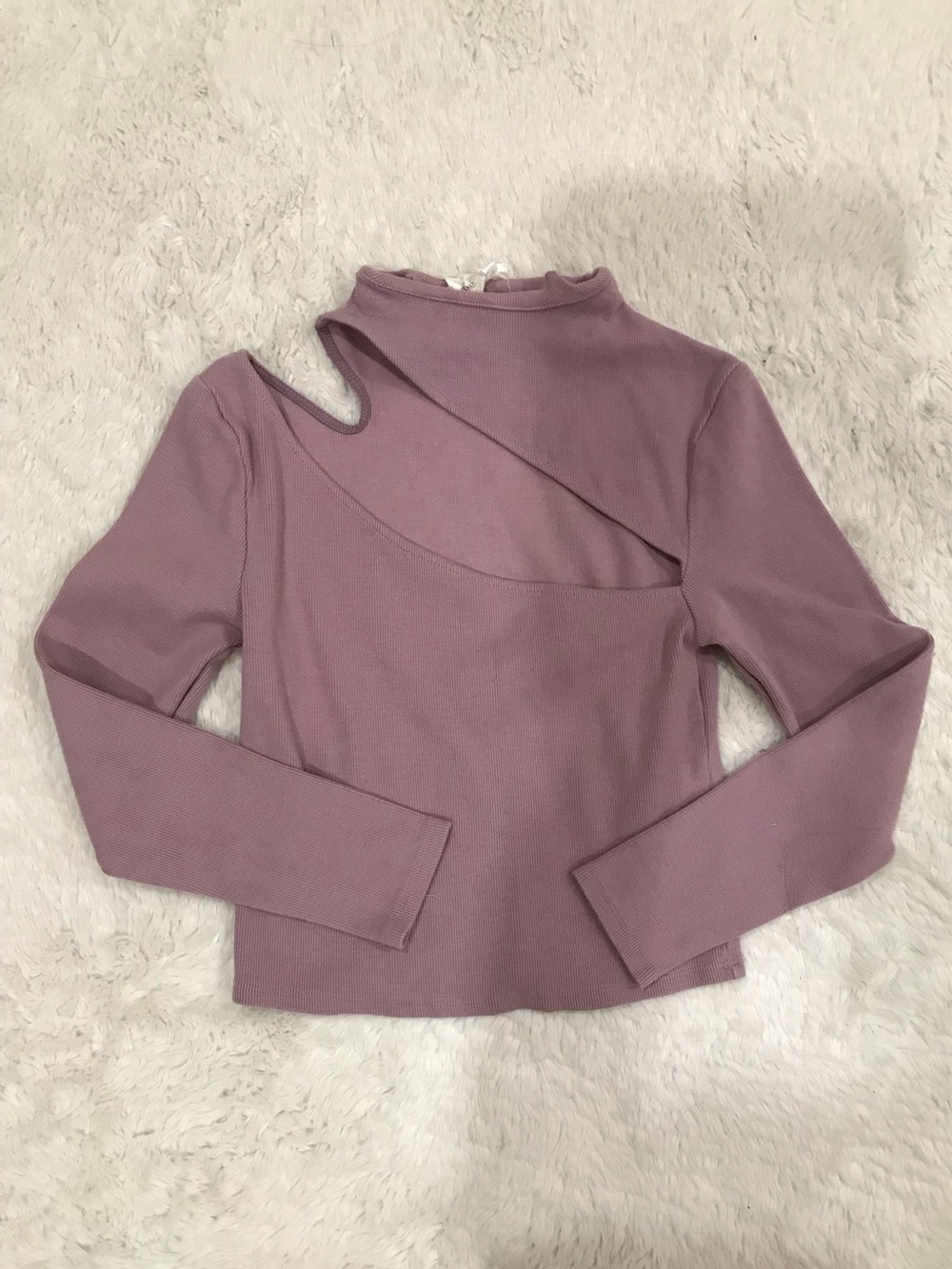 Anthropologie cutout Long Sleeve Top in Mauve. Never worn.